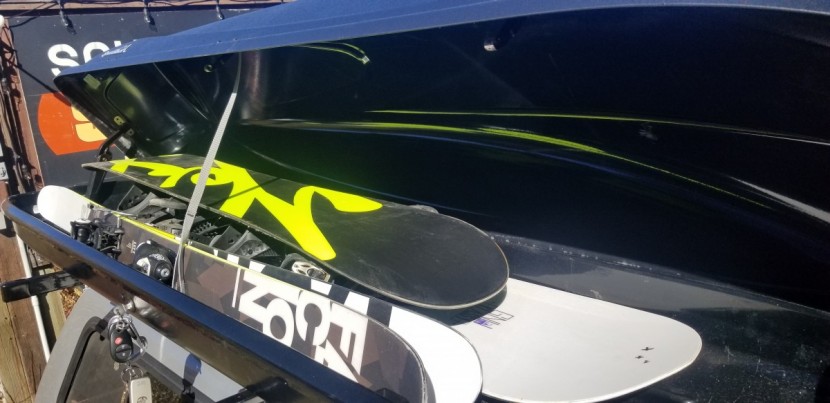 sportrack horizon alpine - the horizon alpine easily held one pair of skis and two boards.