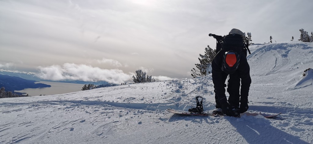 splitboard bindings - when you strap into the surge pro, you can expect a refined and...