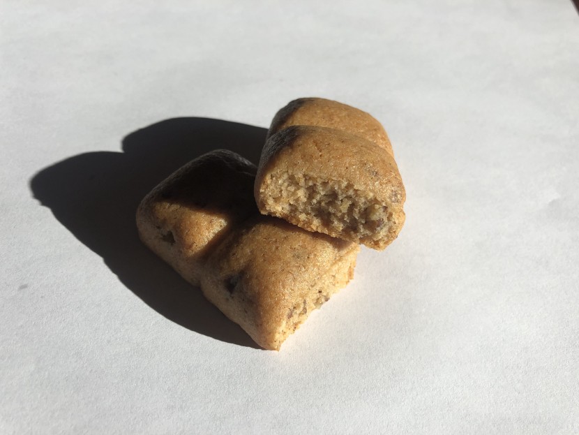 energy bar - good to go keto bar - cinnamon pecan flavor.