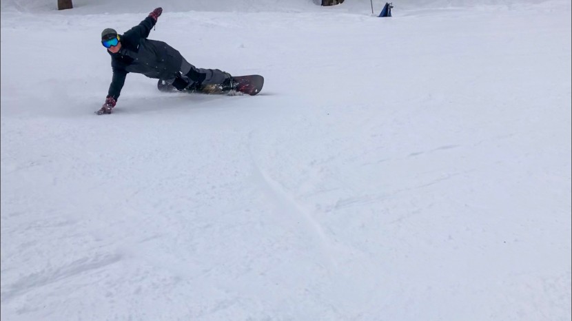 jones mountain twin - the mostly camber profile of the mountain twin feels stable at...