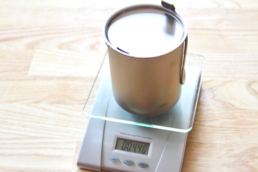 snow peak trek 700 titanium - only 4.4 oz, which is roughly 0.3 lbs! an amazingly lightweight set...