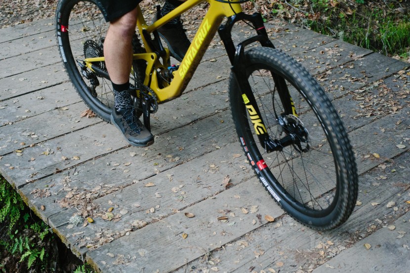 fi'zi:k terra ergolace x2 - the sole does not feel solid under power.