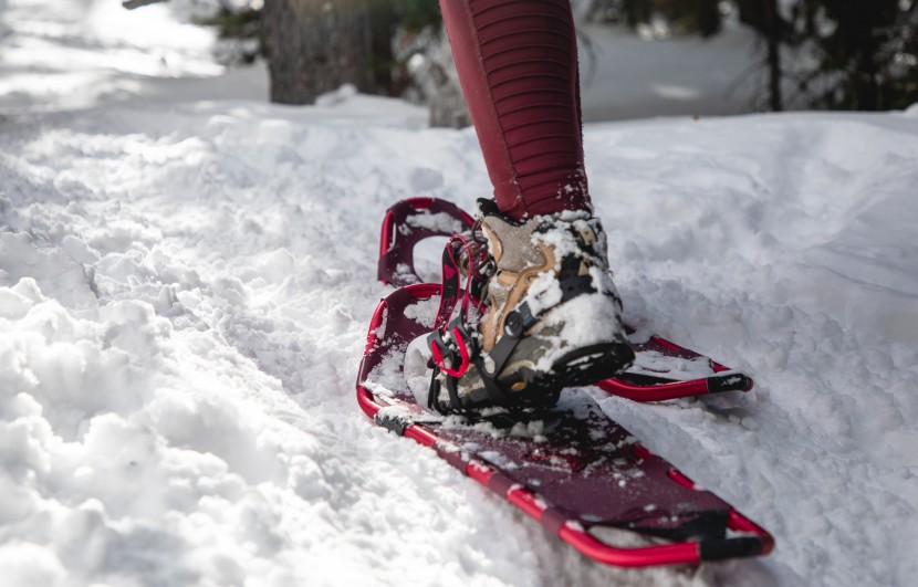 atlas elektra rendezvous - fee rotation bindings allow for snow to fall naturally off the back...