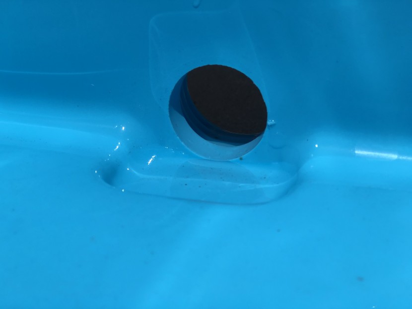 arctic zone titan deep freeze 55qt - the odd shape of this drainage channel doesn&#039;t seem to help actually...