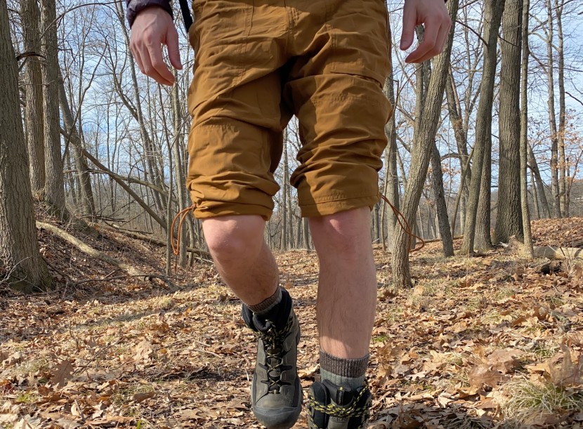 the legs can be rolled up on the fly.