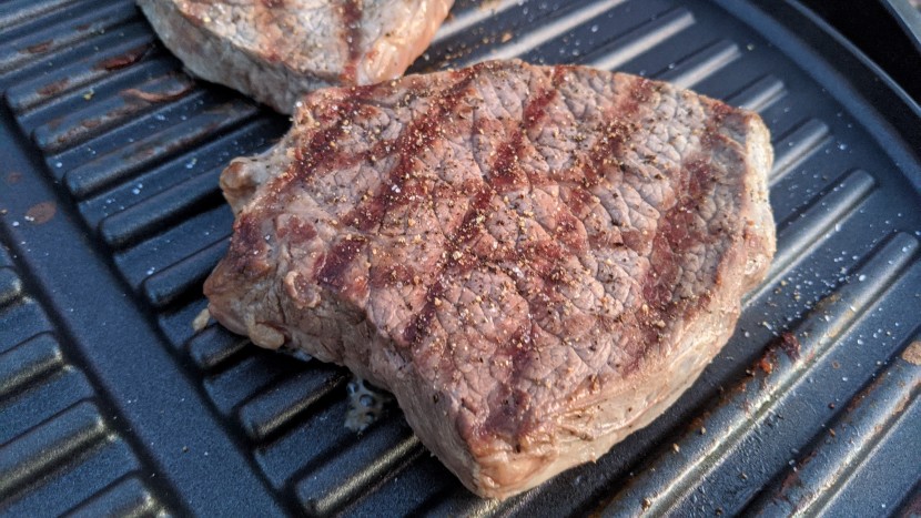 george foreman indoor/outdoor 15+ - the embossed grill lines are capable of creating that...