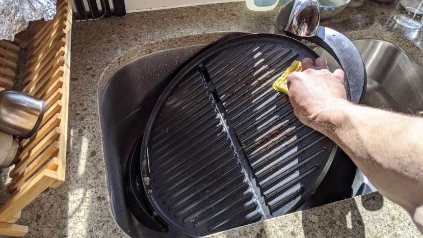 george foreman indoor/outdoor 15+ - the non-stick grilling surface is easily detached for kitchen...
