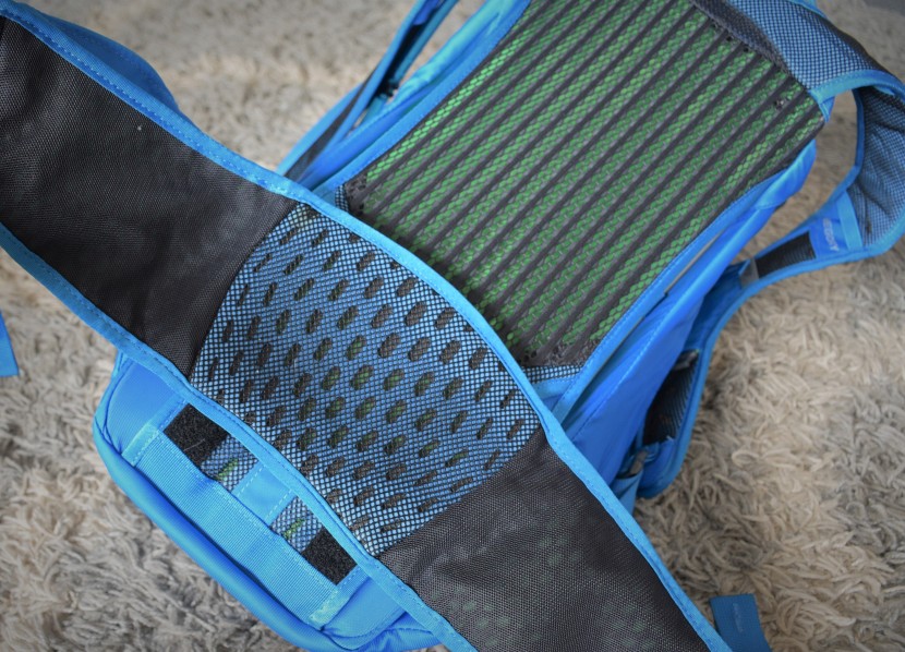 hydration pack - the shift rs adjustable hip belt connects to the pack with a sleeve...