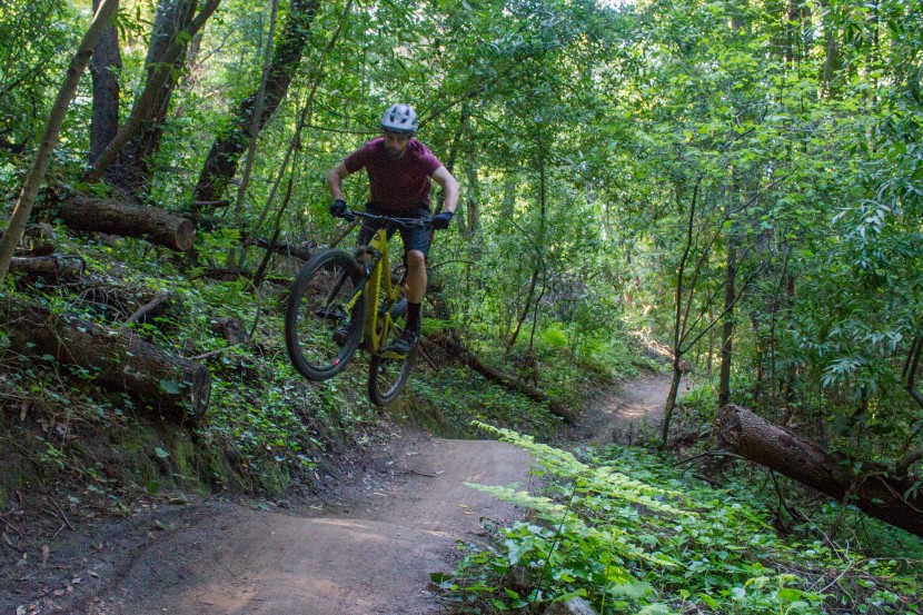 fox racing speedframe pro - it isn&#039;t the lightest helmet in the test, but it certainly isn&#039;t...