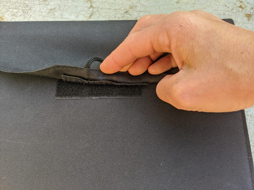 instapark mercury 27 - a close-up of the delaminating velcro on the mercury&#039;s closure flap.