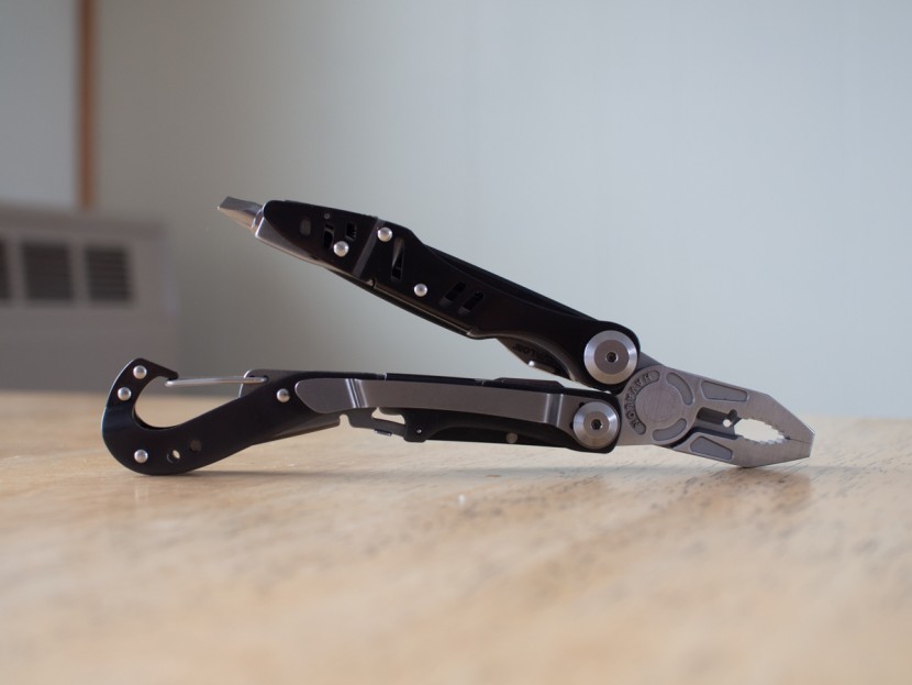 havalon evolve - the havalon pliers are functional and tight. they are the right size...