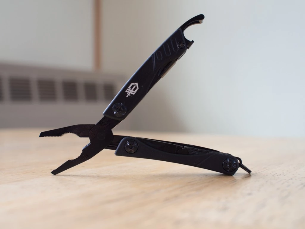 gerber dime multi-tool review - the tiny, but effective pliers of the top pick dime.