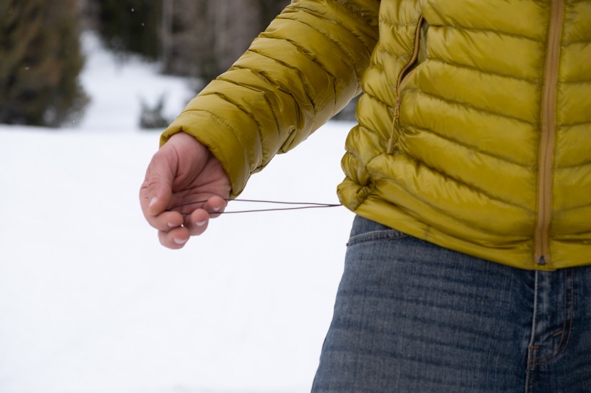 down jacket men - a hem-cinch that dangles to the side is susceptible to getting...
