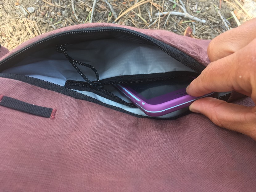 mountain hardwear multi-pitch 20 - this pocket-in-pocket hard to access when the pack is full, use it...