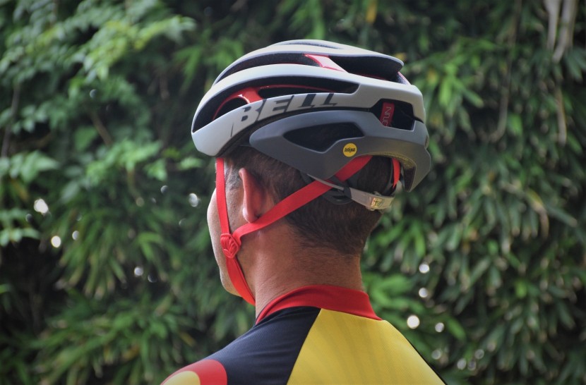 the z20 has a sleek and stylish design with a flowing profile and...