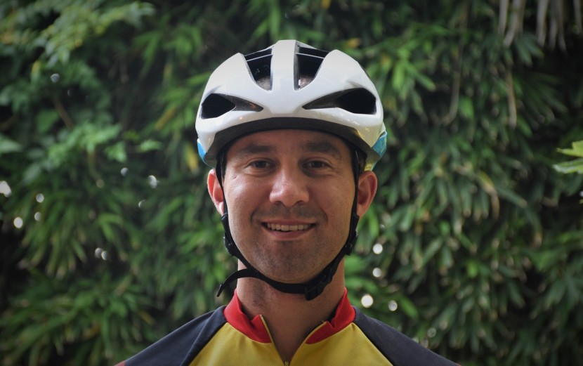 the aro5 has a sleek and low-profile semi-aerodynamic design.