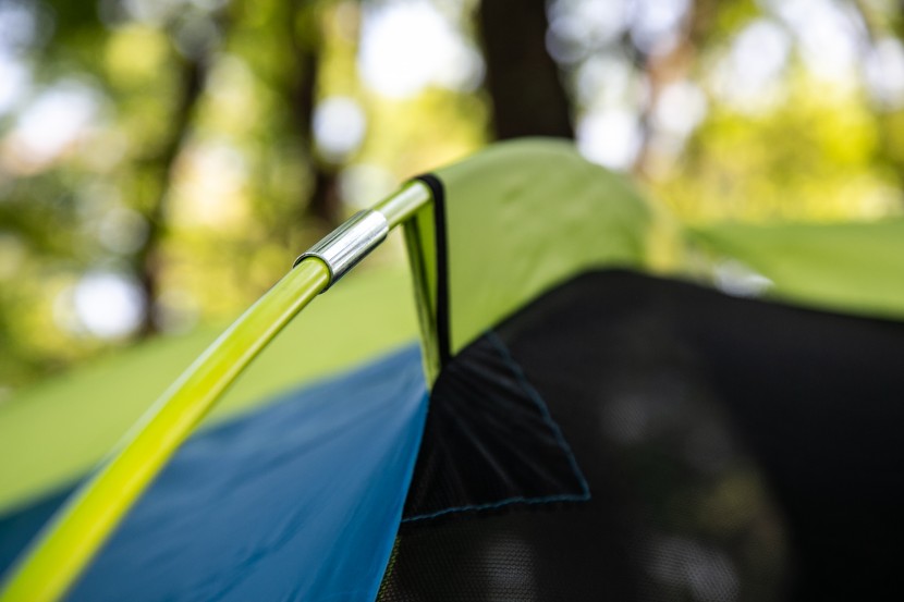 coleman dark room sundome 6 - fiberglass poles run into the top sleeves.