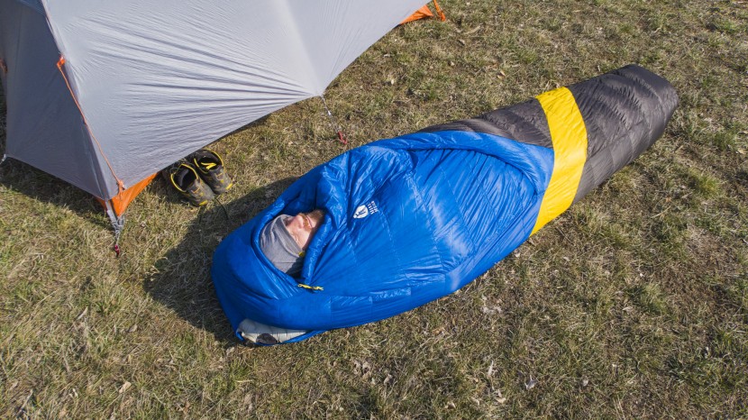 sierra designs cloud 800 / 35 - the sierra designs cloud 800 35&#039;s generous comforter and zipperless...