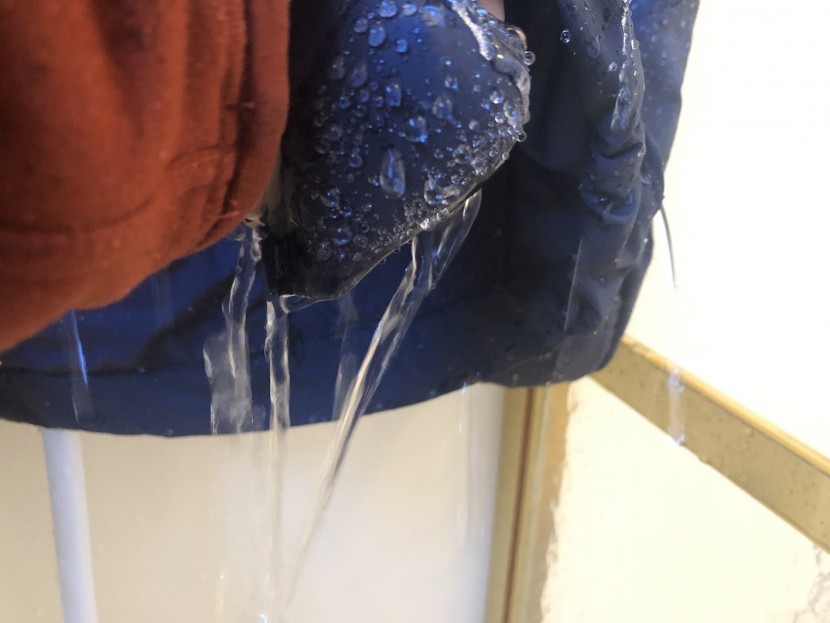 mountain hardwear kor cirrus hybrid hoody for women - while the water beads on the fabric, it eventually absorbs. this is...