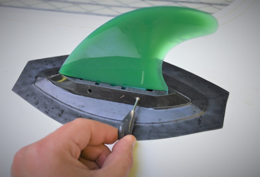 hala carbon straight up - the additional tool that is required to secure the two smaller fins...