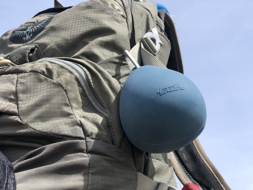 matador droplet xl packable - it's so easy to clip this 3.7 ounce keychain to your bag and have it...