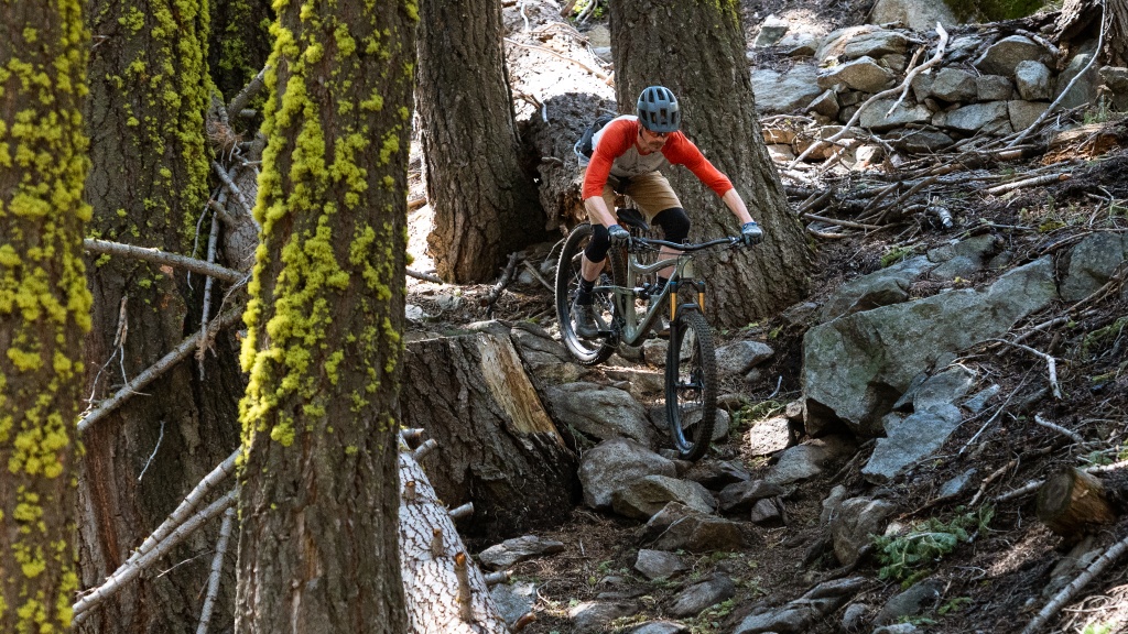 trail mountain bike - the ripmo v2 is a confident and hard-charging descender.