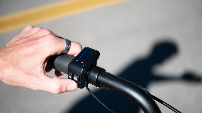 electra townie go! 7d - the ergonomics are decent, but the display leaves something to be...