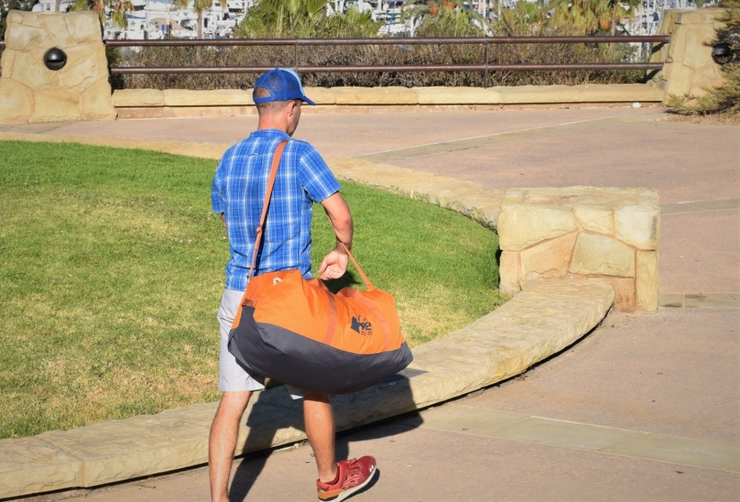 duffel bag - single shoulder slings make it convenient to quickly throw a bag...