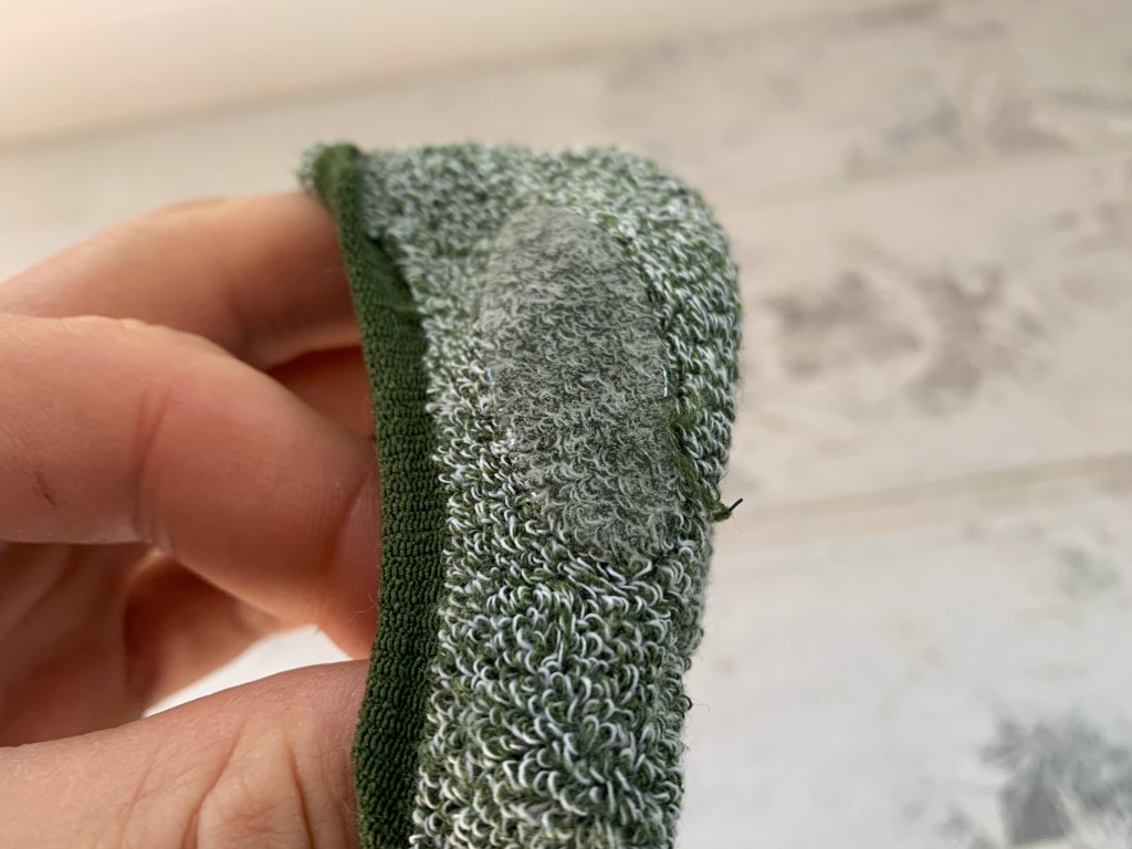 socks mens - a small strip of rubber on the inner heel keeps the arvin no-shows...