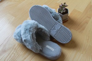 Halluci cross sales band slippers