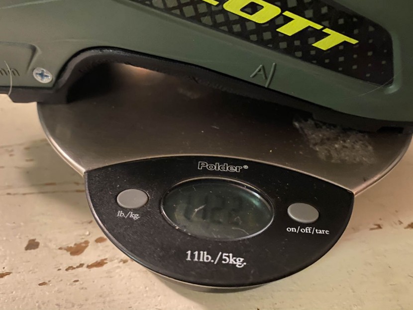 scott freeguide carbon - 1122 grams per shell is about typical for all-around, high...