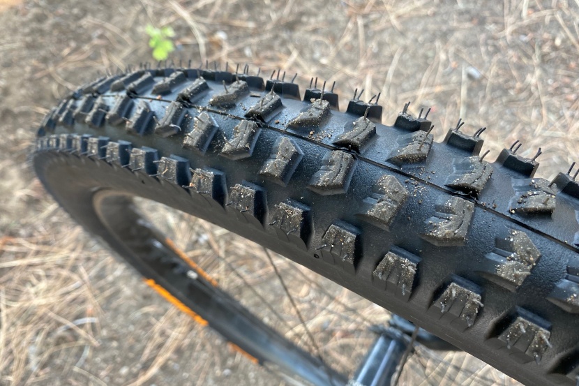 continental der kaiser projekt protection apex - they weren't all that easy to get on the rim, but thankfully you...
