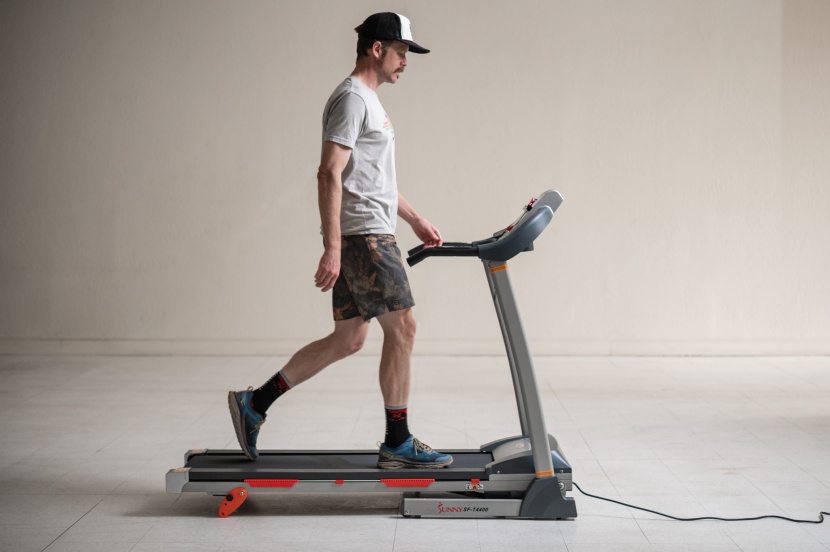 sunny health and fitness sf-t4400 folding treadmill - it won&#039;t satisfy hardcore runners, but this is a good, affordable...