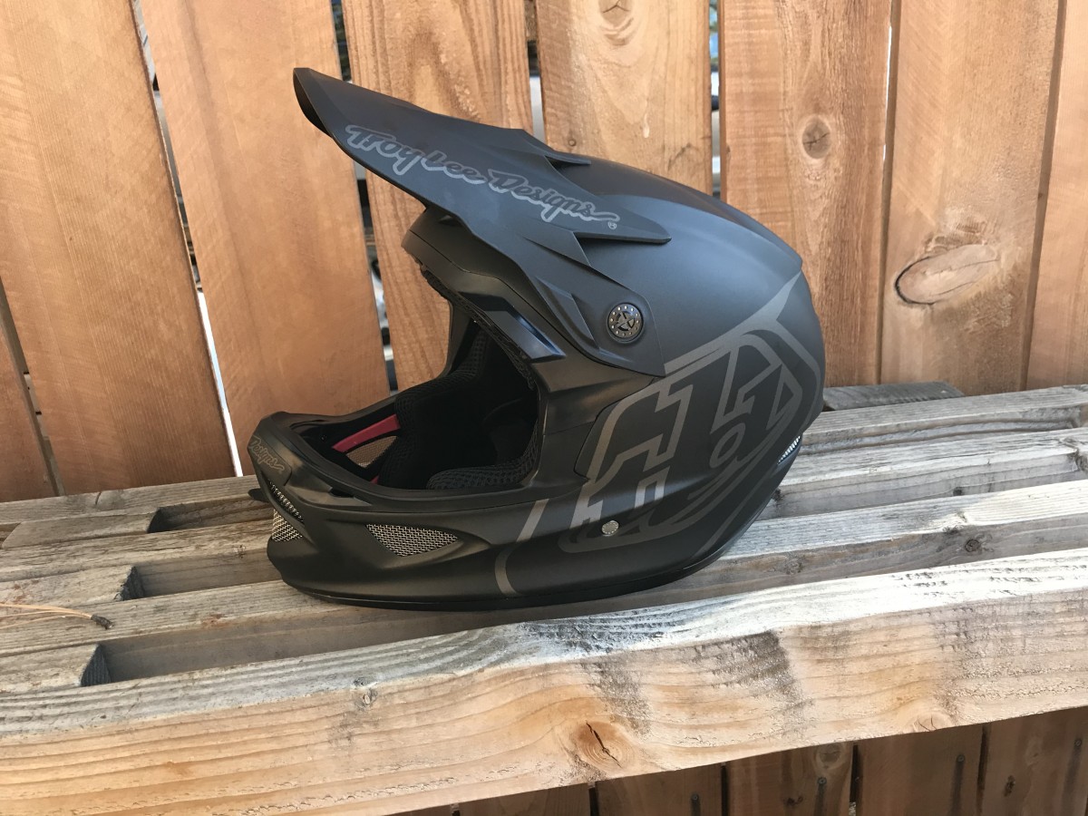 troy lee designs d3 fiberlite downhill helmet review