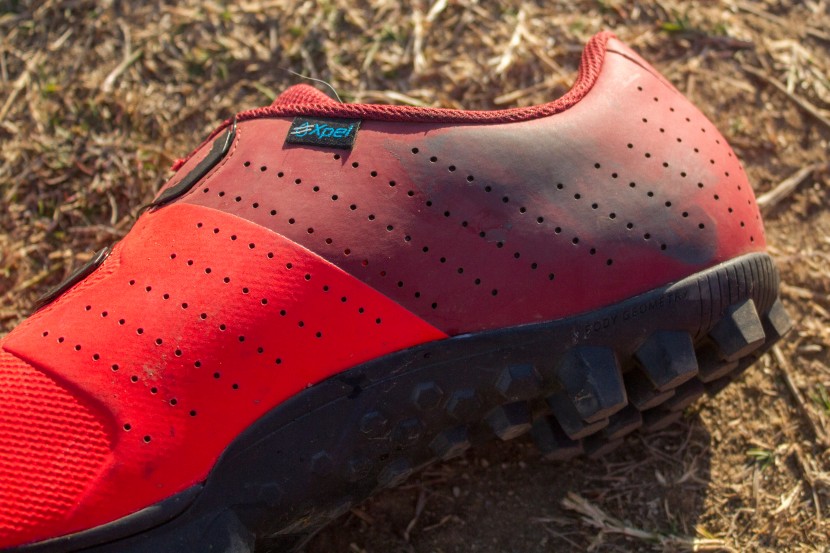specialized recon 3.0 - riders who experience heel rub will appreciate the reinforcement on...