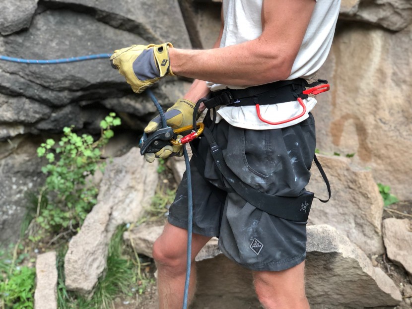 petzl sm&#039;d twist-lock - using the sm&#039;d as a belay locker, paired with the gri-gri. while...