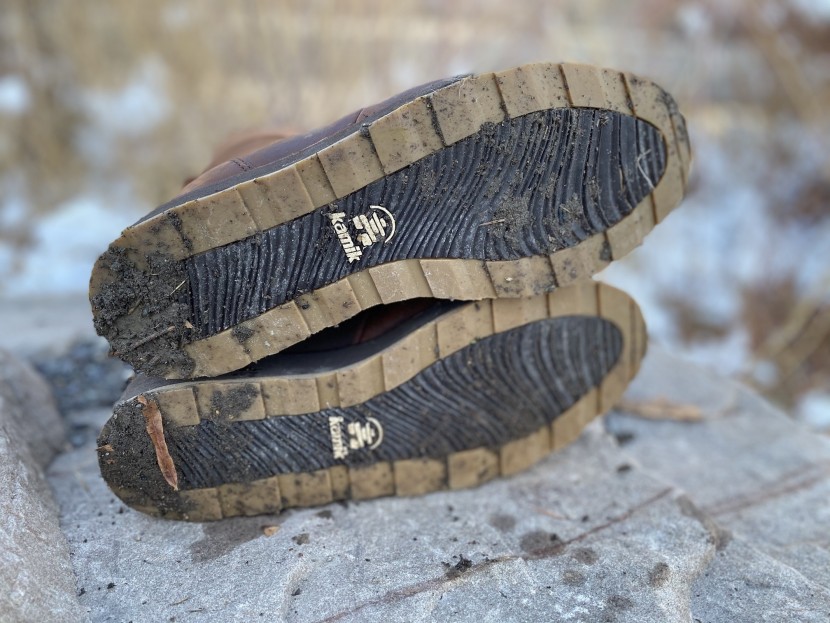 kamik ariel - a simple traction pattern, built for snow.