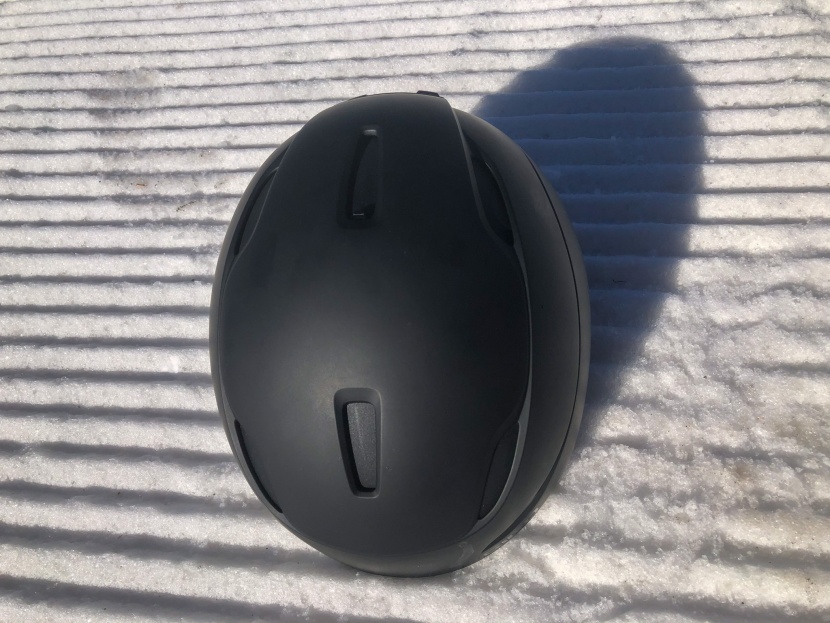 ski helmet - adjustable vents provide enhanced temperature regulation.