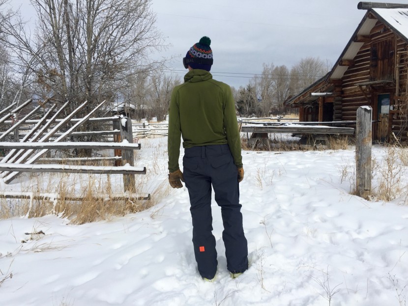 the rear of the sogn shows two cargo flaps, but only the right one...
