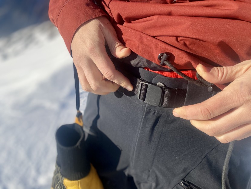 the built-in, removable buckle allowed for a snug, adjustable fit.