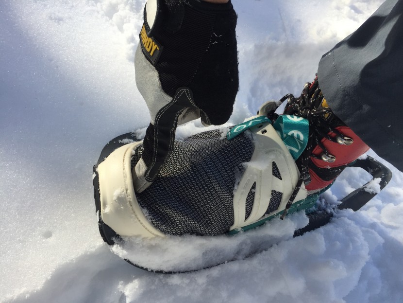 evvo snowshoes - this size 43 boot does not fill the &quot;slipper&quot; front of the binding.