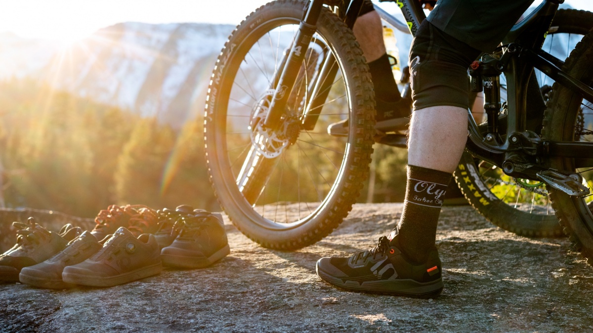 How to Choose Mountain Bike Flat Shoes for Men
