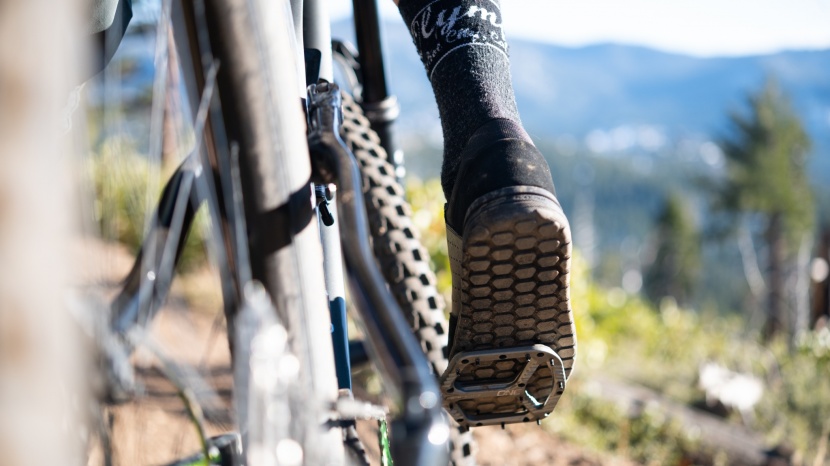 mountain bike flat shoes - flat pedals and shoes are getting better every year.