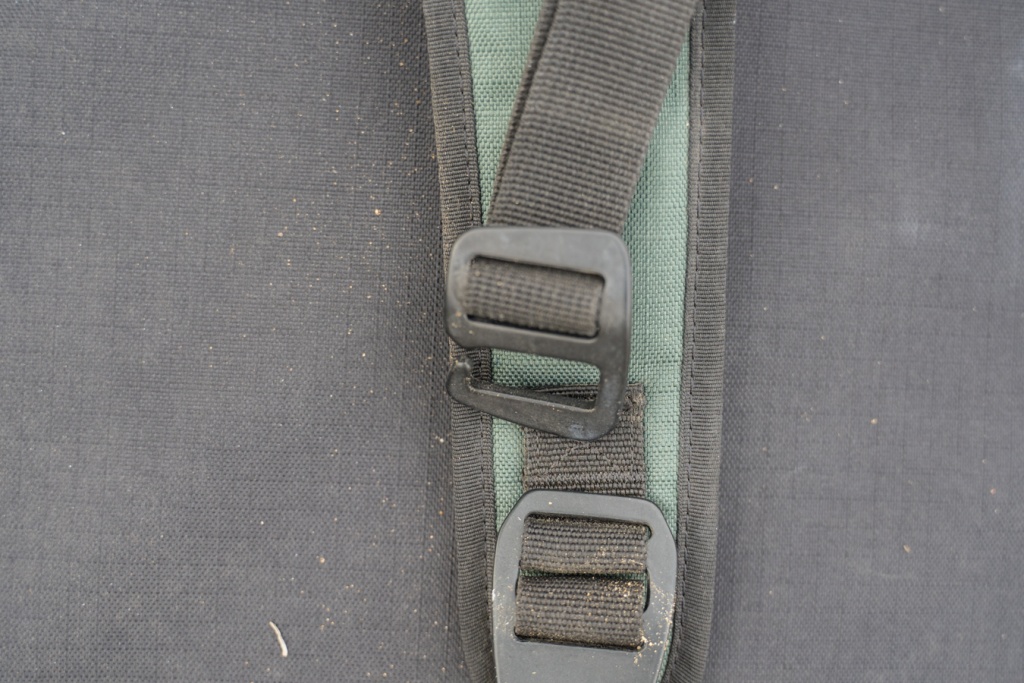 bouldering crash pad - built to last, the buckles on the black diamond impact are easy to...