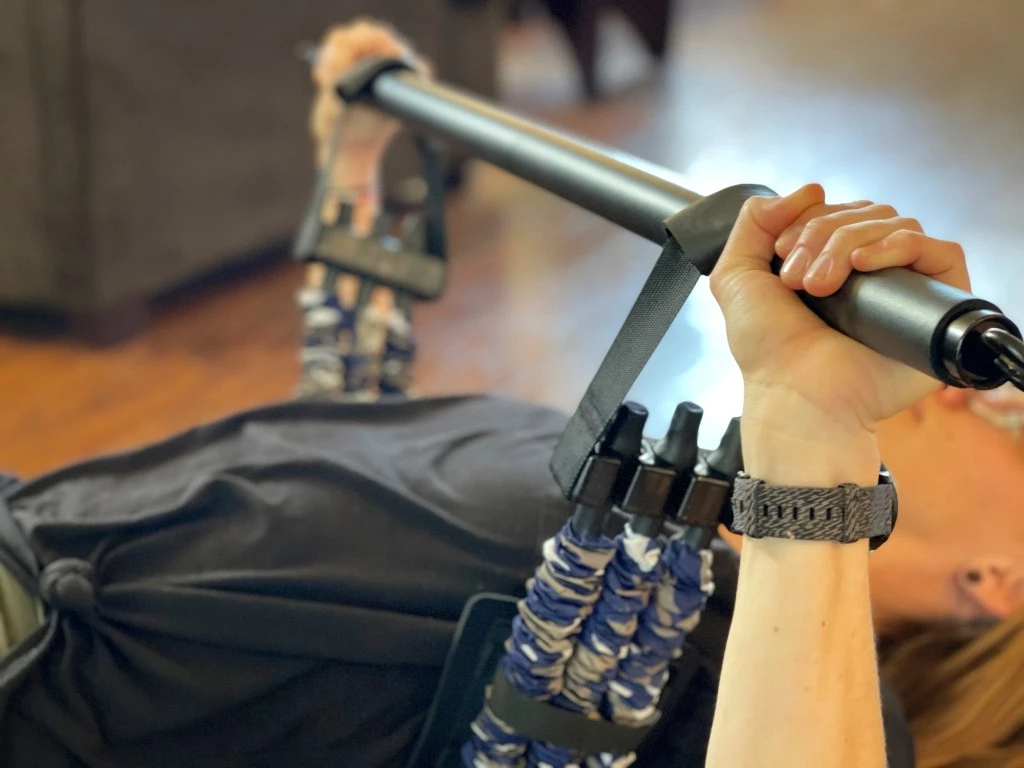 portable home gym - the innstar 3.0 system includes this unique bench press band.