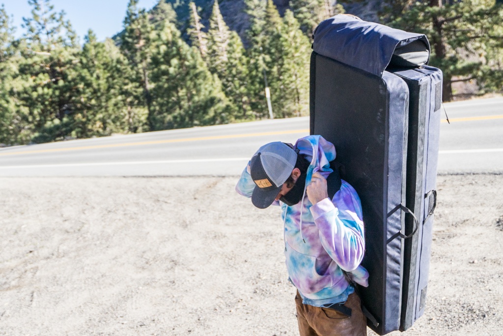 bouldering crash pad - the flap on the top of this tri-fold pad from metolius allows you to...