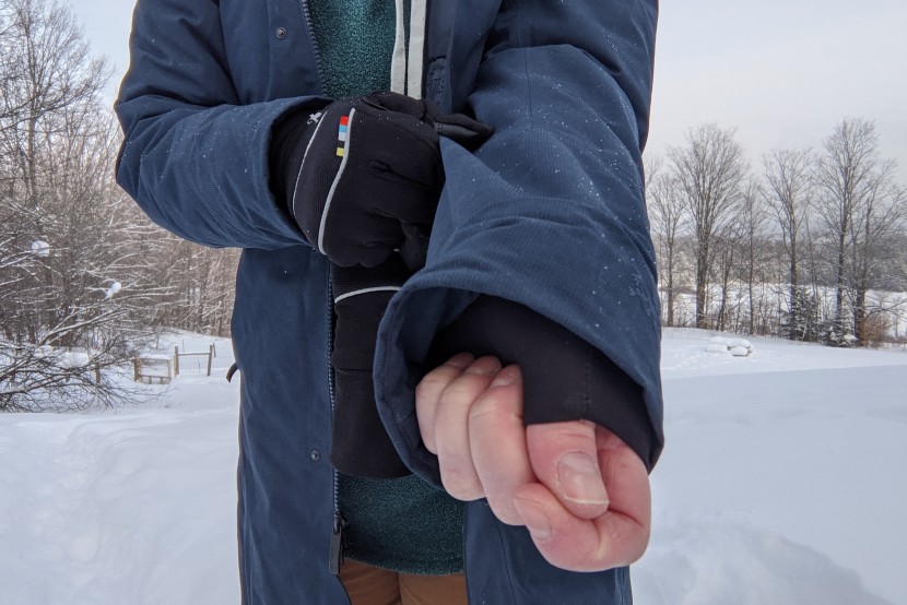 arc&#039;teryx patera parka - cozy gaskets help hold in heat.