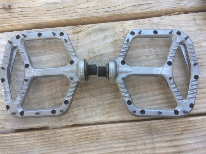 oneup components aluminum - those tall pins don't make it too easy to move your feet around on...