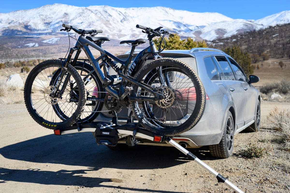 Thule EasyFold XT 2 Review (Bikes with super long wheelbases don't play all that well. Aside from that, most styles of bikes can be easily...)