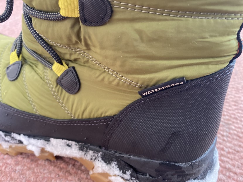 the original muck boot company arctic ice nomadic sport - waterproof with high-quality seams that keep out the water and snow.